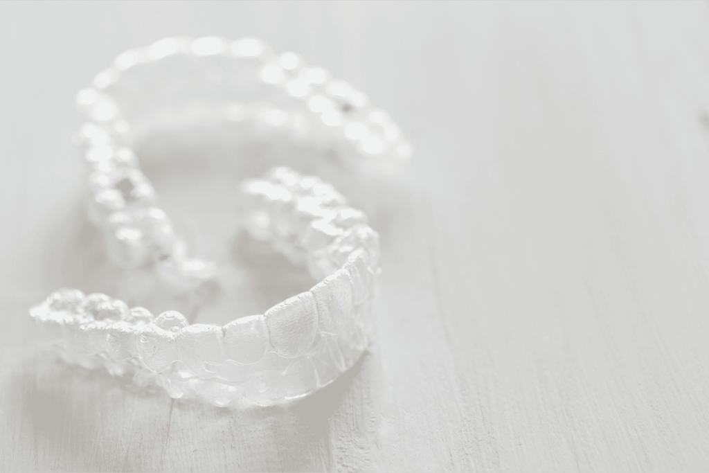 Invisalign vs Retainer