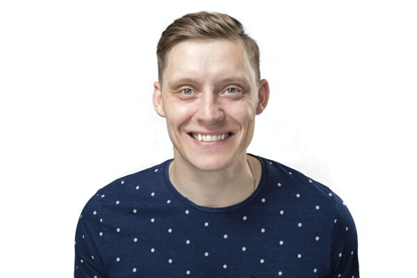 Benefits of flossing to Save Teeth and Improve Oral Health