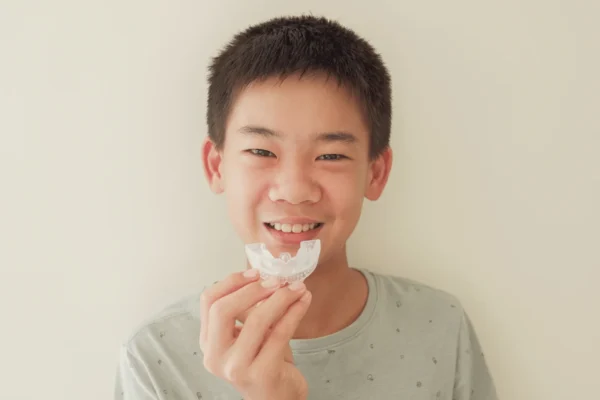 Can Invisalign Widen My Smile?